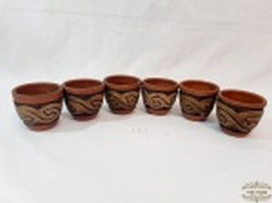 Jogo de 6 Copos Ceramica  tipo Marajoara com relevos.Medida:  7 cm altura x 8 cm diametro