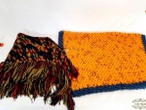 Lote 2 Peças em Lã sendo 1 Xale com Franjas e 1 Manta em Tricô. Medidas Manta 83 cm x 1,10 cm e Xale 185 cm x 65 cm.
