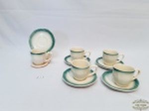Jogo de 5 Xicaras de Café em Ceramica Oxford Borda Verde. Medidas Xicara 5,5 cm x 5 cm altura e Pires 11 cm diametro