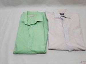 Lote de 2 camisas sociais de manga longa em algodão. Sendo uma da Zara, tamanho 42 e uma da Emporio Colombo, tamanho 4.