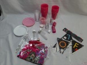 Lote com diversos itens para festa infantil.