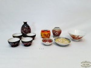 Lote 10 Peças em Porcelana Oriental Diversas. Medidas Vaso 11,5 cm altura , Bowl Maior 11 cm diametro x 5 cm altura e Bowl Menor 6,5 cm diametro x 2 cm altura