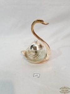 Açucareiro em Formato de Cisne em Prata 90. Medida: 16 cm altura x 12 cm comprimento.Vidro 5 cm diametro x 6 cm altura