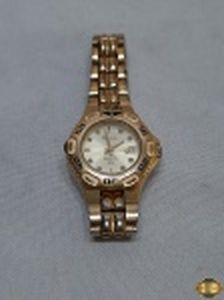 Relógio de pulso feminino da marca Bulova. Funcionando perfeitamente.