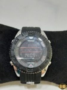 Relógio de pulso da marca touch, modelo TWT1103KC, com pulseira emborrachada, funcionando perfeitamente.