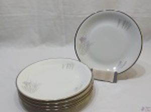 Jogo de 6 pratos rasos em porcelana Renner Donaire, friso prata. Medindo 25cm de diâmetro.