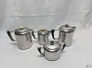 Jogo de 4 peças de servir chá, café em aço inox Wolff. Composto de bule de chá, bule de café, leiteira e açucareiro.