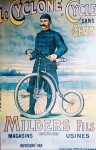Poster fixado sobre madeira com dizeres "Le Cyclone Cycle Sans Chaine". Medida 93x61cm.