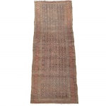 Grande passadeira persa. Princípio do Séc. XX. 467 x 110 cm. (Rapê).