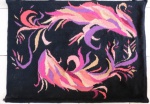 TAPEÇARIA - Uma (1) tapeçaria  com predominância na tonalidade preto. Med: 120 x 88 cm.