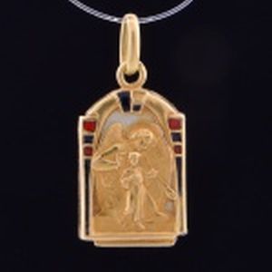Medalhinha anjo da guarda ouro 18 k e madrepérola, 1,5 cm. Peso 0,4 gramas.