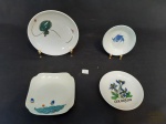 Lote 4 Pratos Decorativos em Porcelana Diversas. Medidas Maior 13 cm diametro e Menor 9 cm diametro.