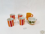 Lote de 6  Xicaras de Café em Porcelana Decorada.  Medida:4 Real 5,5 cm altura x 4,5 cm diametro fio de cabelo , 1 amarela 6,5 cm altura x 5 cm diametro, 1 steatitta 5 cm altura x 6,5 cm diametro.