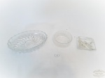 Lote 3 Peças em Vidro sendo 1 Travessa Oval, 1 cinzeiro e 1 Bowl. Medida Cinzeiro 8 cm x 8 cm , Bowl 9,5 cm diameto x 3,5 cm altura e Travessa Oval 19 cm x 13 cm.