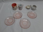 Lote diverso, composto de 4 pires de chá em vidro, 2 canecas, 1 cremeira e 1 xícara de café em porcelana. Medindo a caneca maior 9,5cm de altura.
