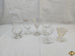 Lote de 6 taças variadas com tamanhos e modelos diversos em vidro e cristal. Medindo a taça da Bohemia 18cm de altura.
