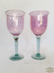 Par de Castiçal em Forma de taça Vidro Colorido Rosa. Medidas 10 x 23 cm altura