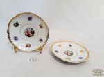 2 Pires Decorativo Porcelana Real Cenas Romântica. Medida 14 cm diametro.
