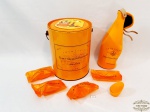 Kit Champagne Veuve Clicquot  Ponsardin 6 Peças ,sendo Porta Garrafas, 4 Bicos e Lata .Medida Bicos 6 cm comprimento , Porta garrafas 28 cm altura x 10 cm diametro e Lata 23 cm altura x 18 cm diametro