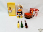 Lote 03 Peças sendo 1 kit espatulas , 1 pato decorativo e 1 caneca com colher em Porcelana. Medida Pato 19 cm altura , espatulas 14 cm e Caneca 11 cm diametro x 7 cm altura e Colher 13 cm comprimento