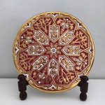 Belíssimo Prato de parede em cerâmica ornamentada a OURO 24KT - SEVILLARTE - ESPANHA - Assinado J. Moreno . Mede: 23 cm. Suporte não incluso