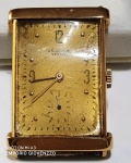 Antigo relógio em Ouro 18K - UNIVERSAL GENEVE - Sem pulseira - Marcas do tempo . - Numerado : 830844 - 18505 - Mede: 34 x 22 x 9 mm - Não testado