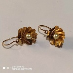 Par de brincos em Ouro  baixo  com pérola  - Peso : 1,12 g