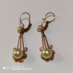 Par de brincos em Ouro  baixo com pérola  - Peso : 2,05 g