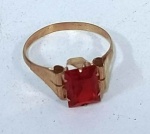 Anel em Ouro com incrustação de Pedra  Vermelha  - Aro 13 - 1,0 g