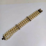 Belíssima antiga pulseira de  pérola natural . Mede : 21 cm 