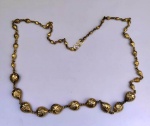 Colar em estilo joia de criola em prata dourada trabalhada - mede: 45 cm aberta 