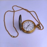 Relógio de bolso - Marca CASSALLI -  em metal dourado - Não testado - mede: 5 cm