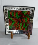 Belíssima bandeja em mosaico vidrificado e resinado proveniente de Bali . Medem:30 cm