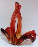 Belíssimo vaso em Murano trabalhado em forma de flor . Mede: 22 x 22 x 10 cm
