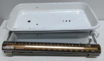 Balança de contra peso   em metal esmaltado até 10 kg - Marca BENDUR/PÉROLA . Mede: 31 x23 cm(LF-25)
