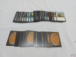 Lote com mais de 100 cartas sortidas do jogo Magic.