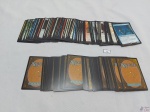 Lote com mais de 100 cartas sortidas do jogo Magic.