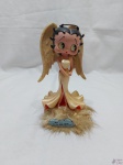 Enfeite para colecionador da Betty Boop na forma de anjo. Medindo 17cm de altura. Original.