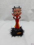 Enfeite para colecionador da Betty Boop na forma de diabinho. Medindo 16,5cm de altura. Original.