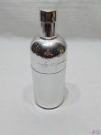 Coqueteleira na forma de garrafa da vodka Absolut. Medindo 24,5cm de altura.