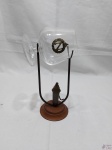 Taça do conhaque Napoleon em vidro com rechaud. Medindo a taça 13cm de altura.