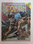 Revista em Quadrinhos A ESPADA SELVAGEM DE CONAN. Em Cores N° 1 (1987). Edição Especial de Luxo. Editora Abril. Bom estado, salvo algumas manchas no final e parte central da lombada com pequena perda de papel.