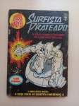 Revista em Quadrinhos GRANDES HERÓIS MARVEL. Surfista Prateado. Nº 33. Editora Abril Jovem. Quebra entre as páginas 34/35.Algumas manchas do tempo.