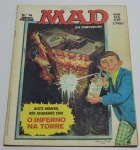 Revista em quadrinhos MAD em português, Nº 18, Editora Vecchi, apresenta uma assinatura de caneta na capa