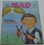 Revista em quadrinhos MAD em português, Nº 27, Editora Vecchi, apresenta uma assinatura de caneta na capa