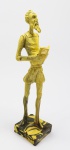 DIVERSOS - Escultura em resina "Listen To Dom Quixote". Alt. 33 cm.