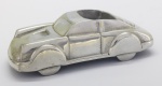 DIVERSOS - Carro decorativo em alumínio. Med. 50x16x7 cm.