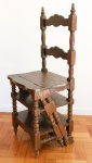 MOBILIÁRIO - Cadeira escada. Med. aberta 104x37x49 cm - cadeira 104x43x36 cm.