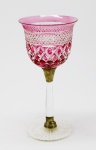 CRISTAL - Taça de vinho em double cristal, lapidada, haste com detalhes em metal. Alt. 17 cm.