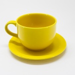 CERÂMICA - Grande caneca em cerâmica vitrificada oxford com prato. Med. 10x13 cm e 21 cm.